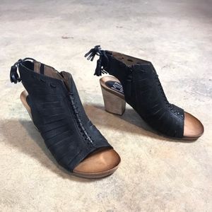 Miz Mooz New York City Maddie Heeled Sandals Black